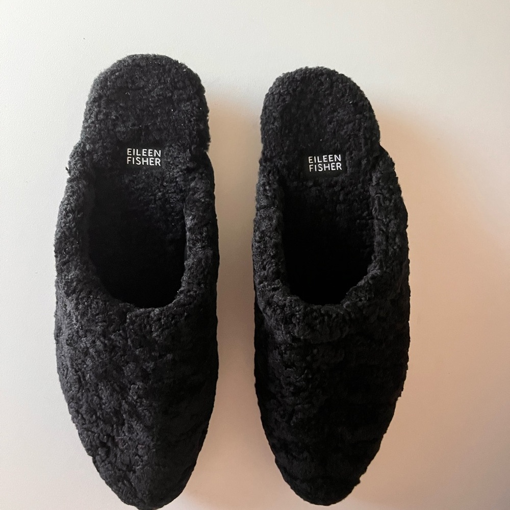 EILEEN FISHER Shaggy Shearling Slipper Size US 7